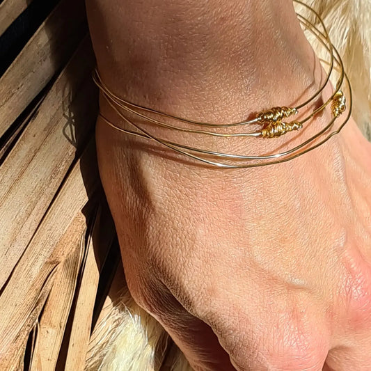 bracelet jonc brindille gold filled fait main délicat femme artisanal