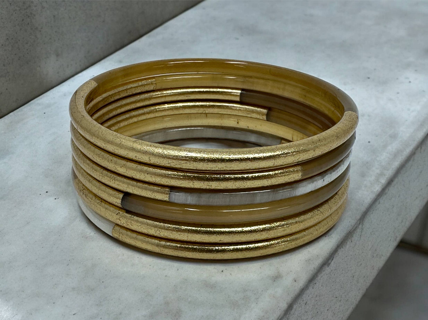 jonc corne buffle doré bracelet artisanal fait main Vietnam femme