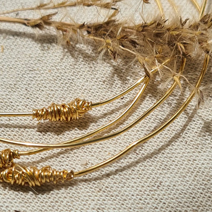bracelet jonc brindille gold filled fait main délicat femme artisanal